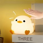 1個 キャラクター ドゥドゥー ダック シリコン ナイト ライト ソフト ライト アイ プロテクション 7 色 パット ライト ベビールーム ルーム 小さなテーブル ランプ フィーディング アイ プロテクション LED テーブル ランプは、3 個の AAA バッテリーでインストールする必要があります。製品にはバッテリーは含まれていません。